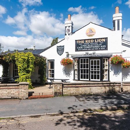 ホテル The Red Lion CBG エクステリア 写真